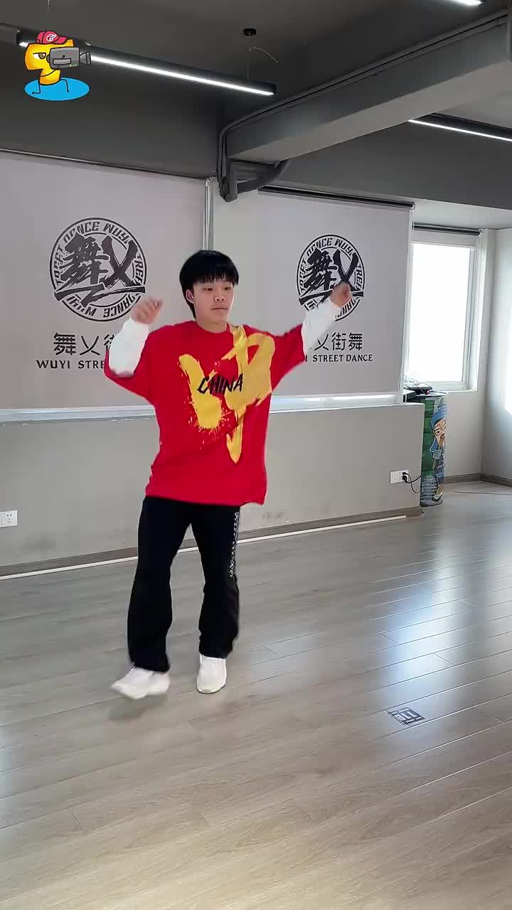 杭州街舞少年喻文乐15岁就成为chuc青少年街舞国家队队长