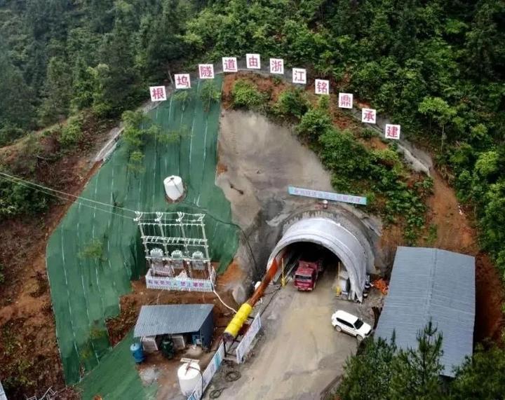 據常山縣交通局消息,淳安至江山公路常山界牌嶺至新橋段公路建設娜葺