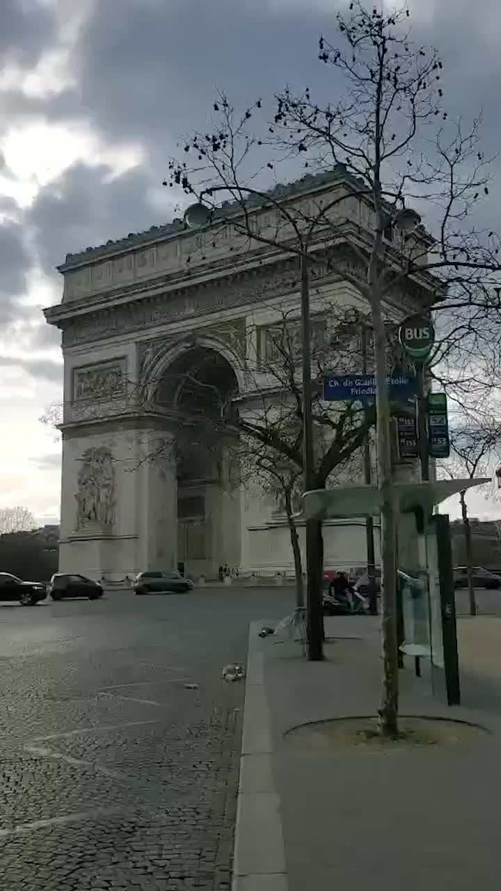 疫情每况愈下巴黎进入第三次封城