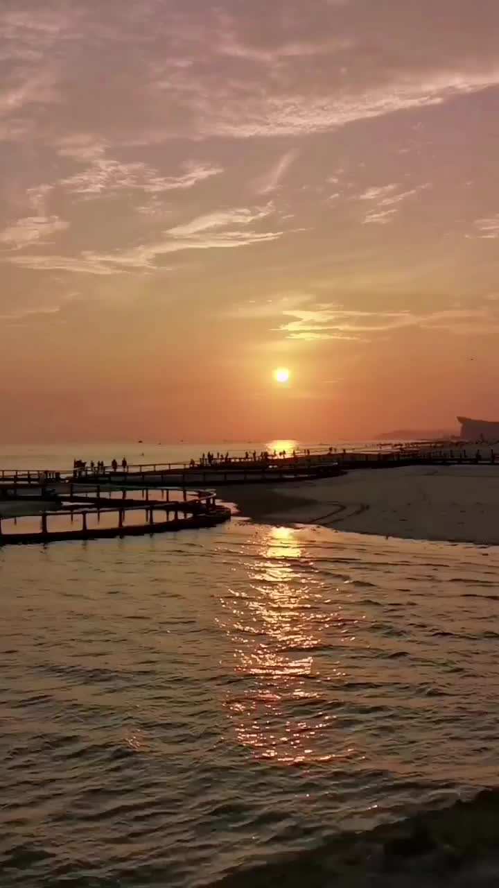 北海僑港海灘的夕陽美如畫般