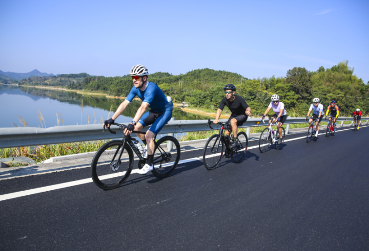 一路在风景中骑行 杭州亚运会公路自行车赛道首次亮相