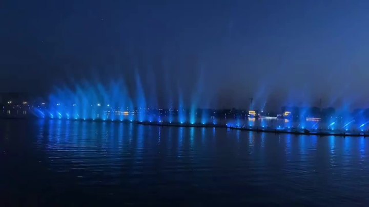 周宁鲤鱼溪灯光秀图片