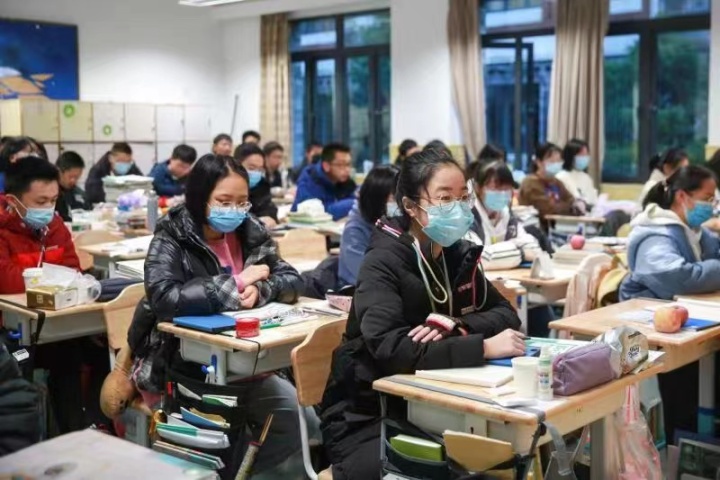 宁波镇海中学学子收到一封特殊的疫情"家书":愿你们有充分的忍耐去