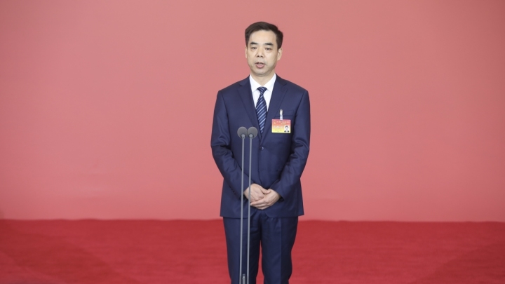 通道问政省人大代表朱恒毅答天目新闻记者问让法治政府建设成果看得见