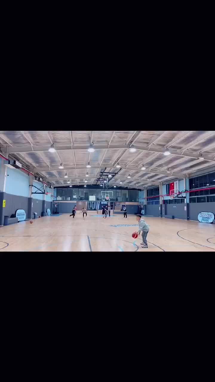 寒假随手拍龙游樾园小学官鑫热爱篮球运动快乐78