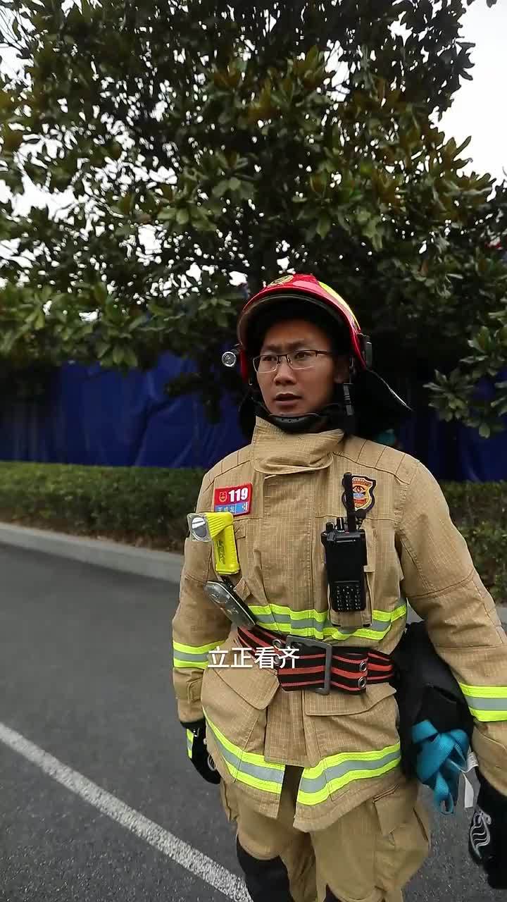 百姓过年我们过关杭州消防员春节期间坚守岗位护一方平安