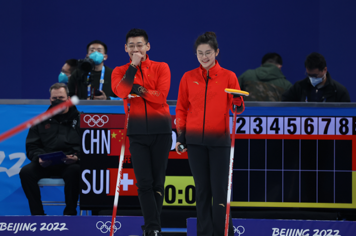 中国冰壶队队服图片