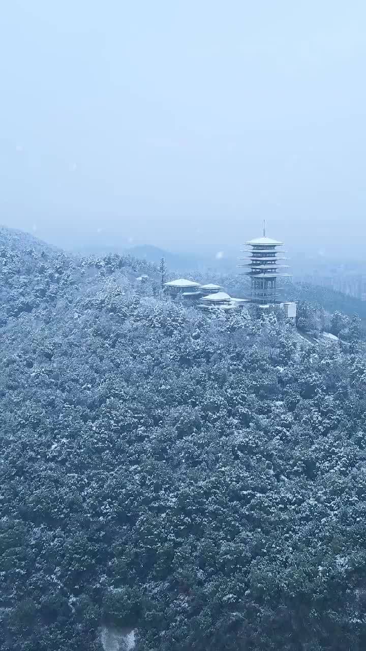 临平山上的雪中东来阁真的是太美了遇见临平发现美好