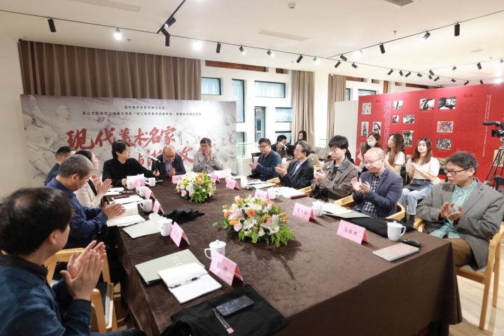 现场鼓掌.JPG