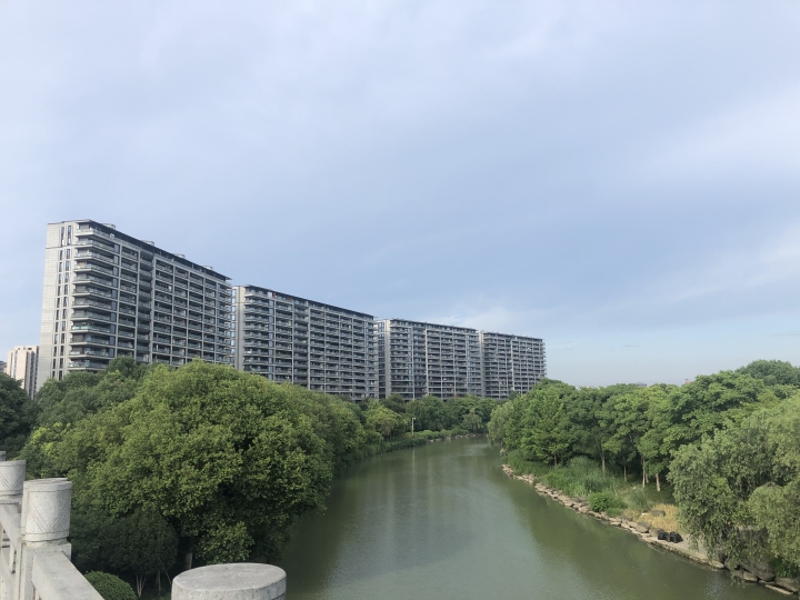 河滨之城.jpg