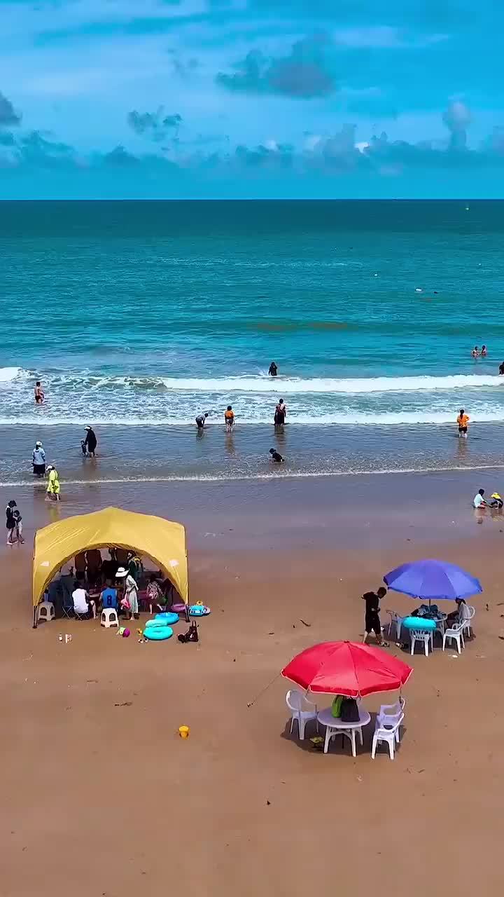 浙江苍南黄金海岸线上的沛垒沙滩水清沙细夏日游玩好去处