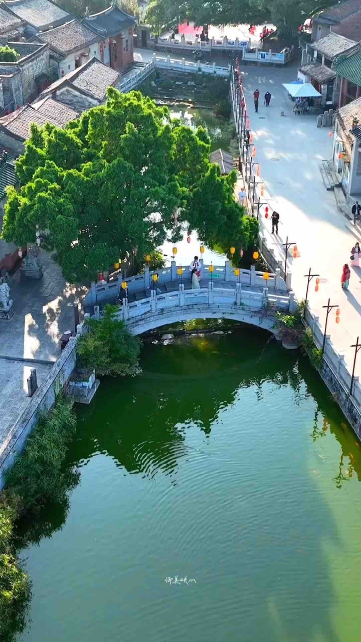 临海市东塍镇康二文化礼堂村民编织草帽传统文化工艺有一百余年