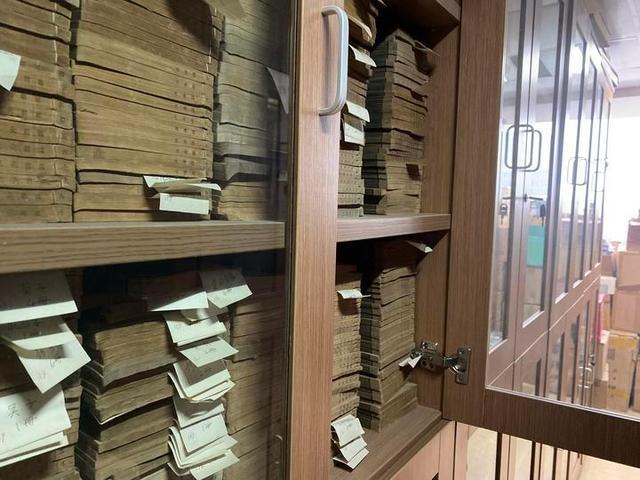 编辑部收藏的珍贵资料.jpg