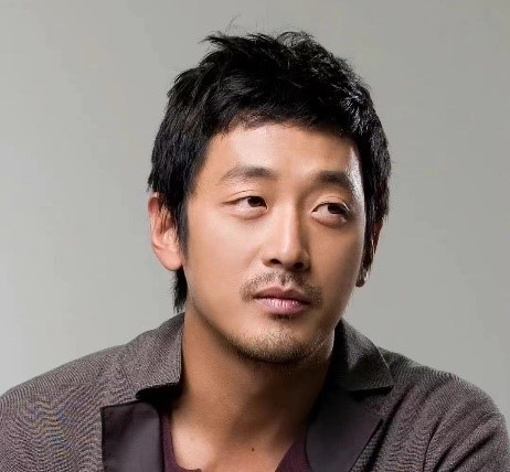 河正宇.jpg