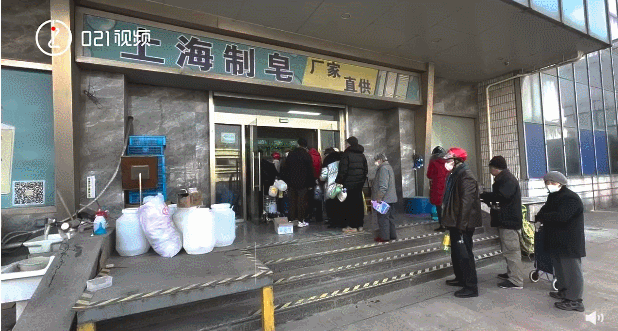 Rediscovering the joy of<i> lingkao;</i> a frugal but quality life in Shanghai