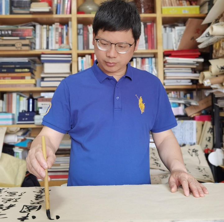 18、陈洪标百米书法长卷全部展示.jpg