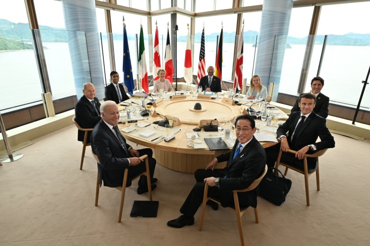 G7峰会开幕 各国领导人出席工作午餐会.jpg