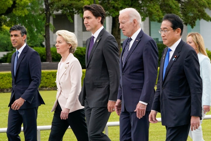 5月19日，日本广岛，日本G7峰会开幕，与会领导人参观广岛和平纪念公园.jpg