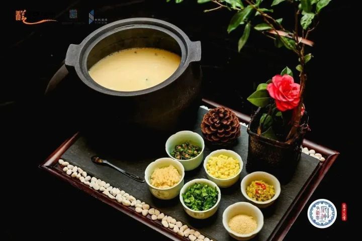 01林雨堂·水绘园在杭州市厨神争霸赛中以“羽泉径湖鱼”摘得金奖.jfif