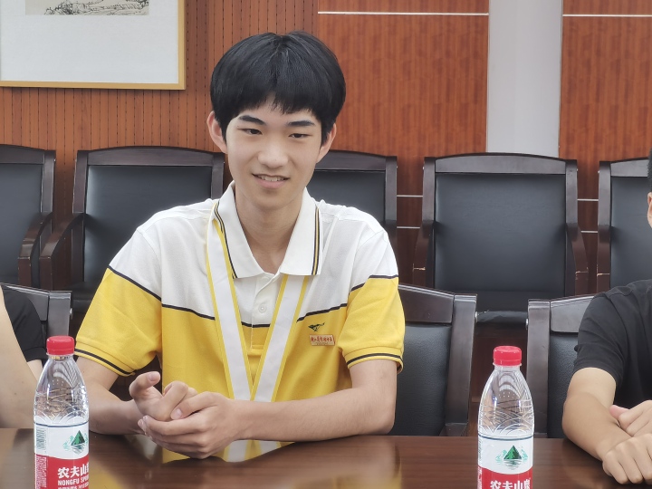 亮亮.jpg