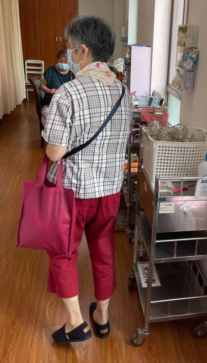 带了手帕.jpg