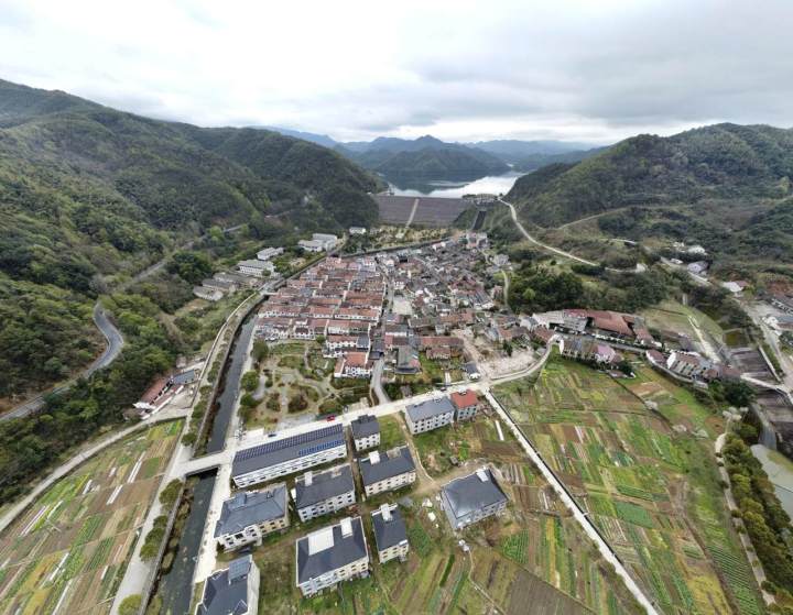 首批全国农村宅基地制度改革试点村石壁湖航拍.jpg