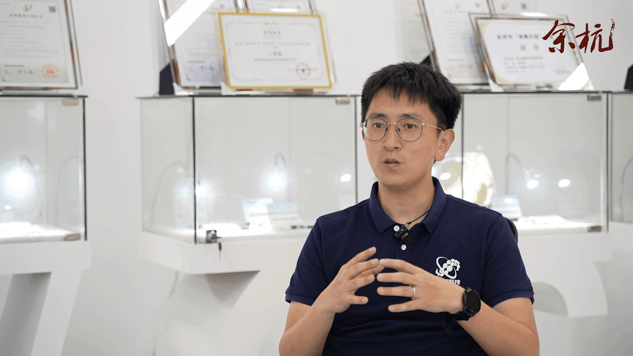 我和光还是有缘的_2.gif