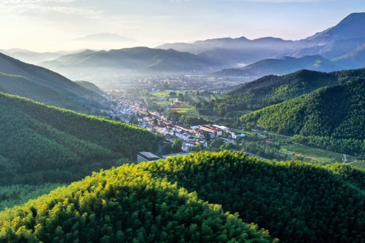 第一视点丨记者再访余村手记：绿水青山变成幸福靠山