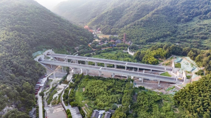 视频|连湾疏港、穿山跨海 象山湾疏港高速即将通车