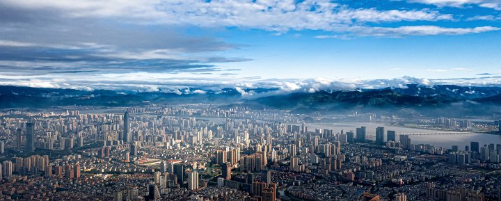 图为从高空俯瞰鹿城.jpg