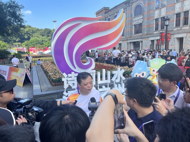 亚运火炬手南存辉:传递火炬,更是浙商精神的薪火相传