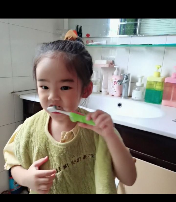 小班护齿行动-刷牙 (2).jpg