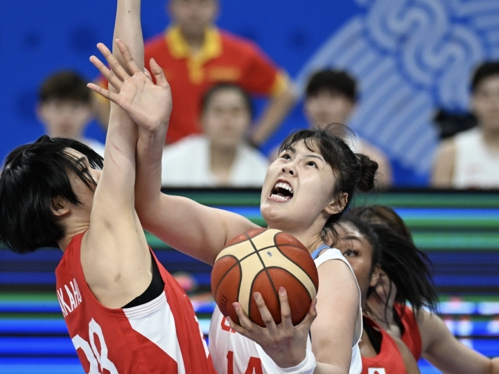 王思雨绝杀!中国女篮再登亚洲之巅(组图)