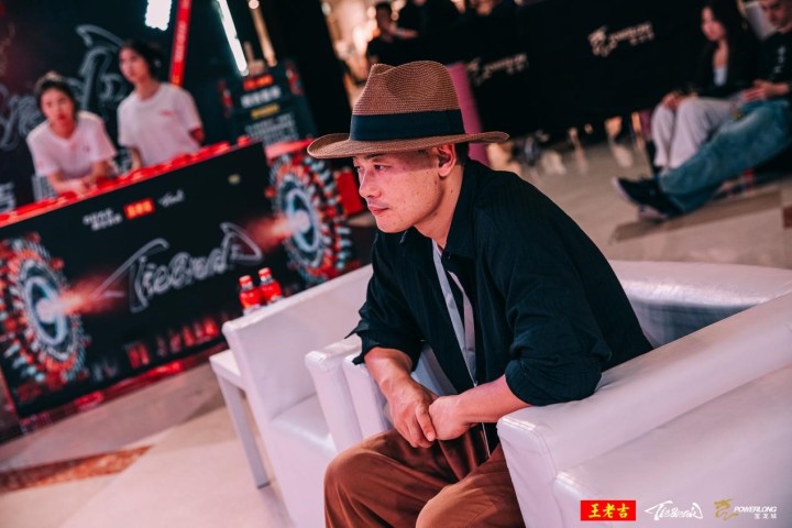 02.jpg