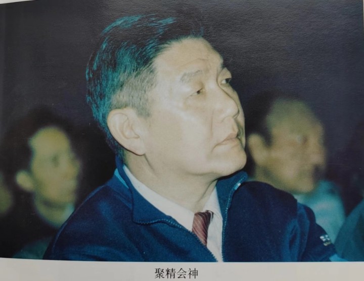 一本书都不借我.jpg