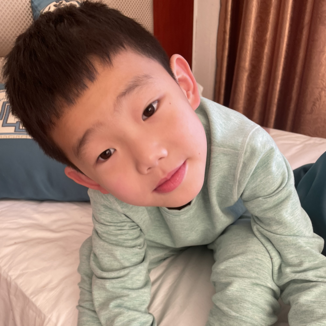 王佑泽-中泰中心小学哈哈哈哈查看更多视频灯光璀璨前程似锦#南湖